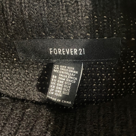 Forever 21 Black and White Knit Poncho - Picture 2 of 3